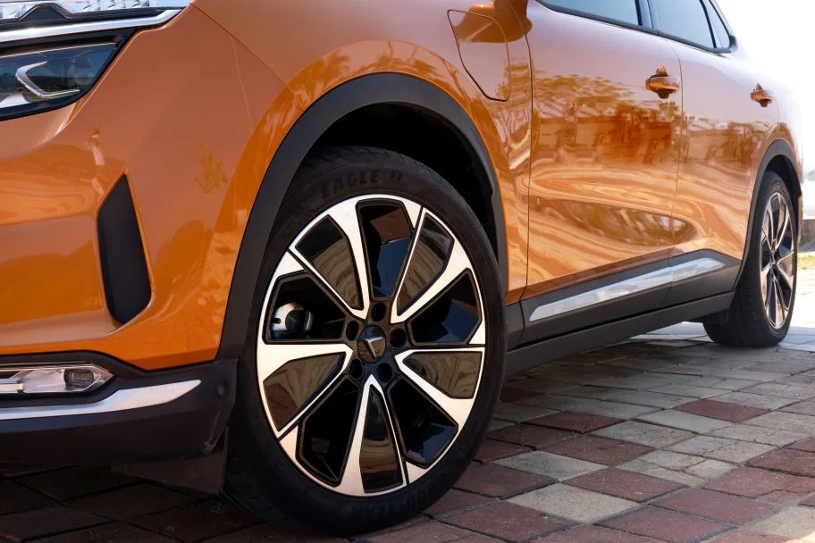 Thân xe thanh thoát, năng động