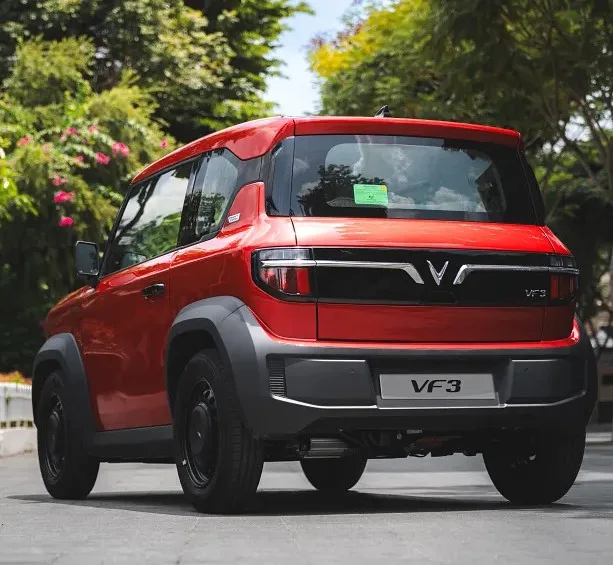 Đuôi xe vuông vức đầy cá tính