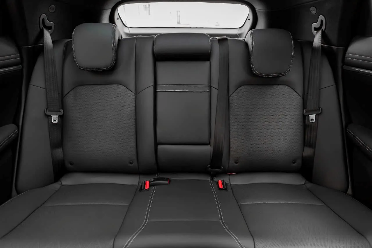 Nội thất rộng rãi, đậm chất hiện đại