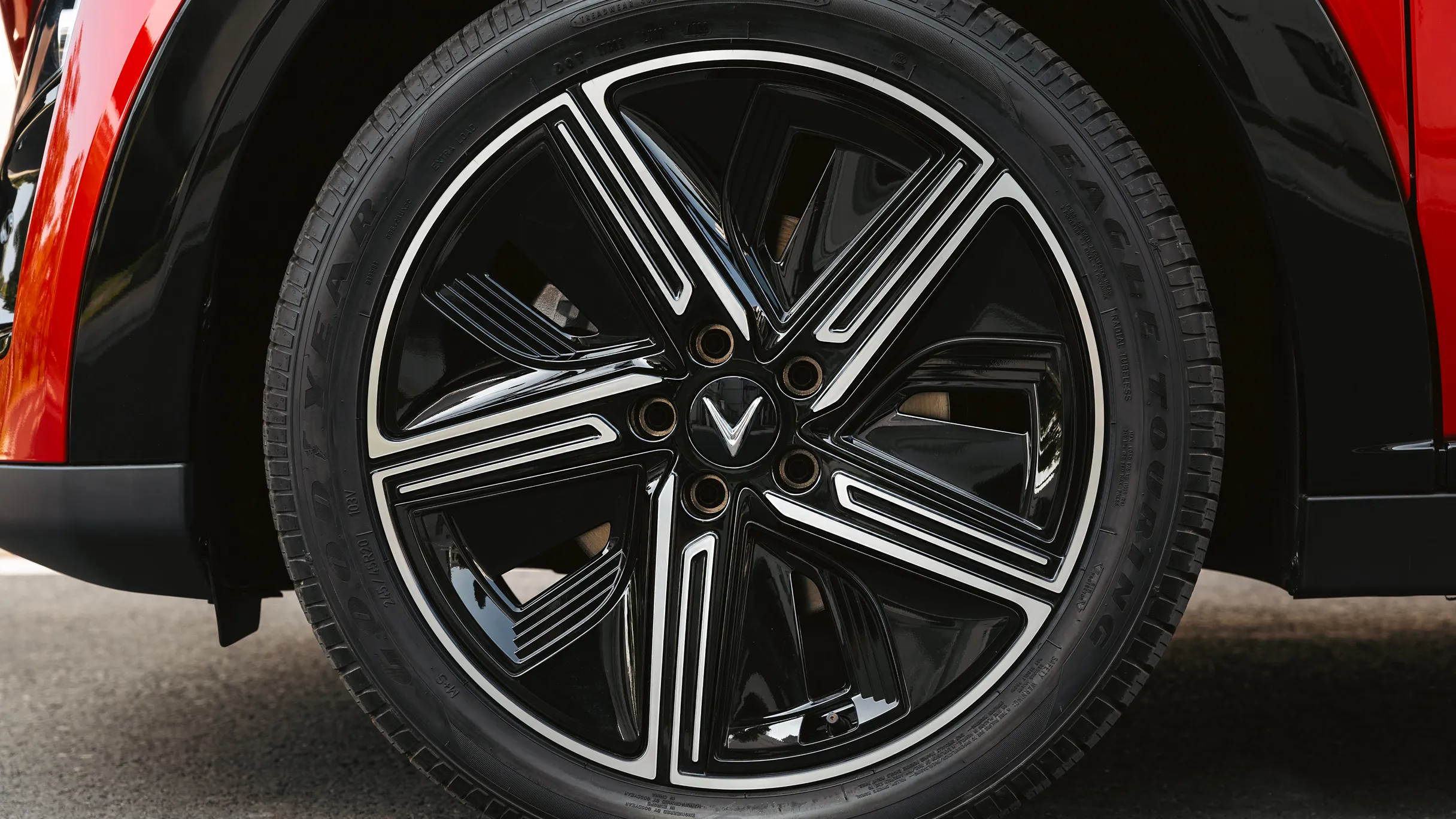 Mâm hợp kim thể thao ấn tượng